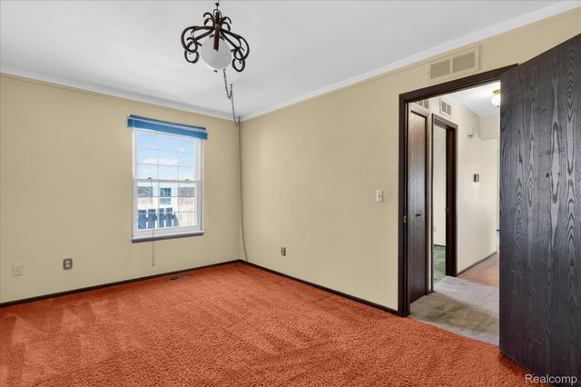 23613 N Rockledge, Novi, MI 48375