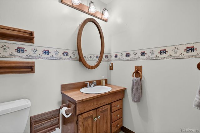 23613 N Rockledge, Novi, MI 48375