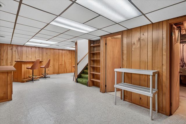 23613 N Rockledge, Novi, MI 48375