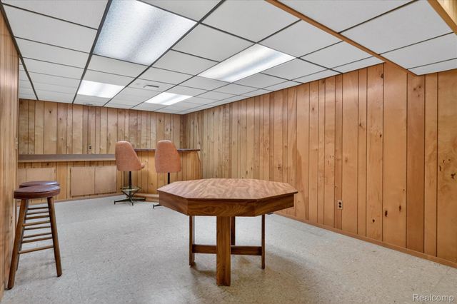 23613 N Rockledge, Novi, MI 48375