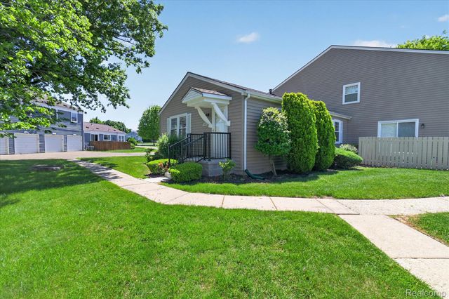 23613 N Rockledge, Novi, MI 48375