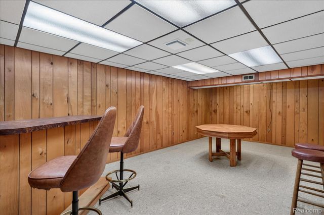 23613 N Rockledge, Novi, MI 48375