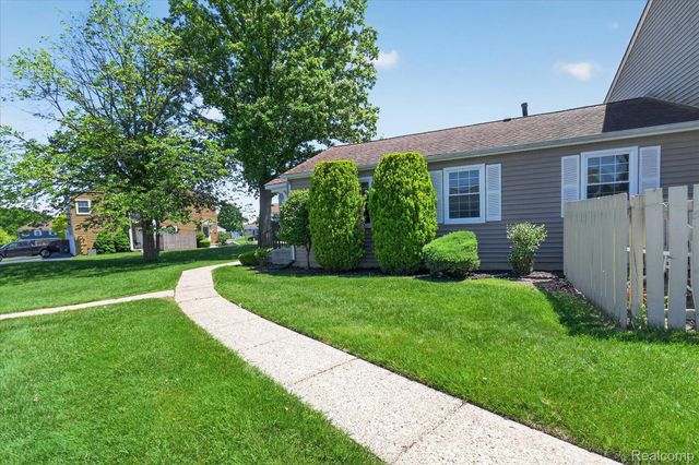 23613 N Rockledge, Novi, MI 48375