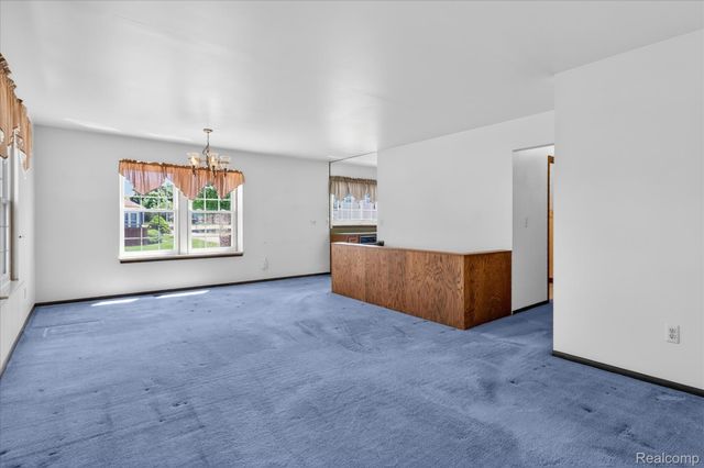 23613 N Rockledge, Novi, MI 48375