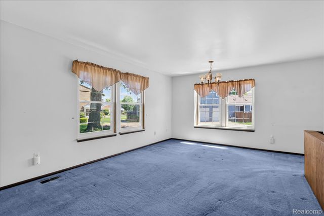 23613 N Rockledge, Novi, MI 48375
