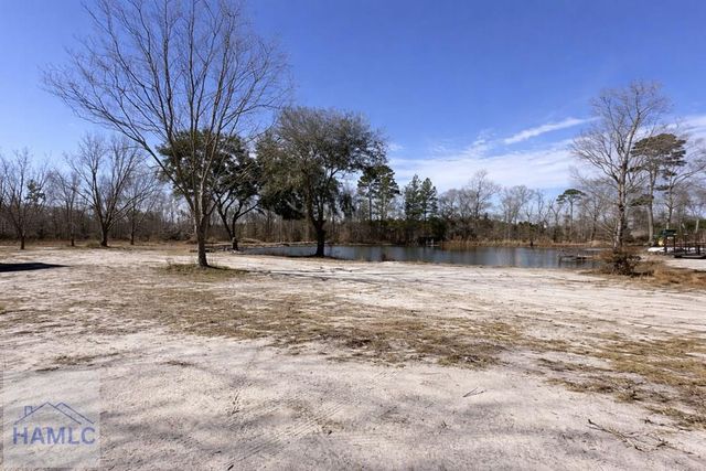 101 Shirley Lane, Glennville, GA 30427