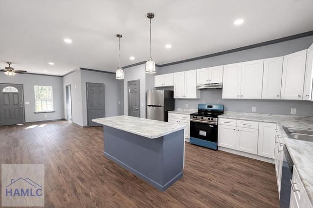 101 Shirley Lane, Glennville, GA 30427