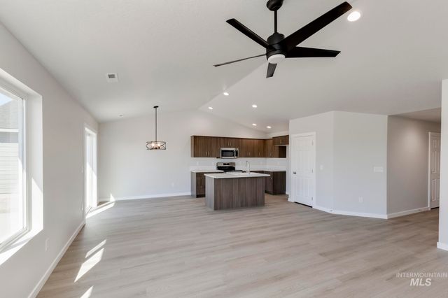 5456 S Bittercreek Ave, Meridian, ID 83642