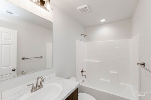 5456 S Bittercreek Ave, Meridian, ID 83642