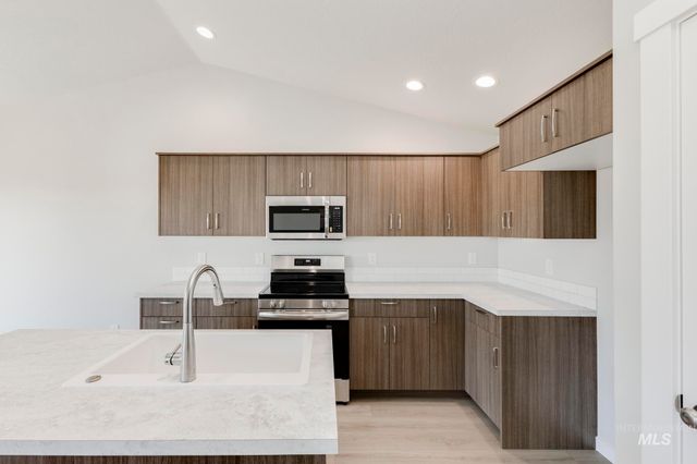 5456 S Bittercreek Ave, Meridian, ID 83642