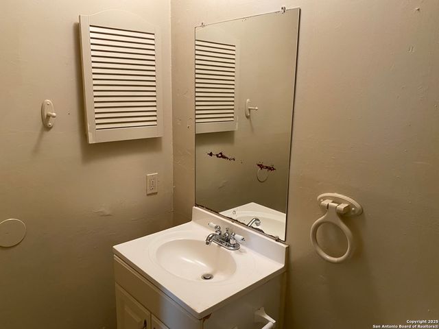 5706 Lake Cove, San Antonio, TX 78222