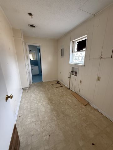 112 Big Bass Road, West, TX 76691