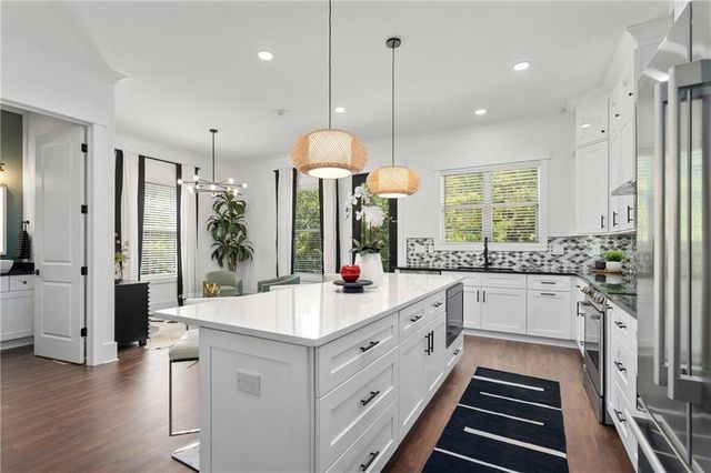 189 Brush Creek Court, Stockbridge, GA 30281