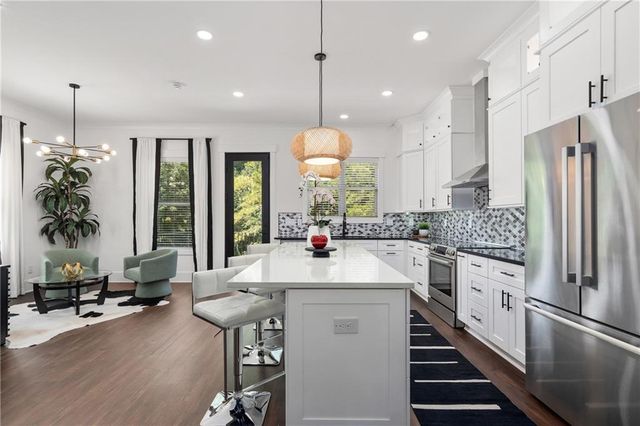 189 Brush Creek Court, Stockbridge, GA 30281