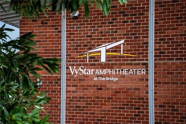 189 Brush Creek Court, Stockbridge, GA 30281