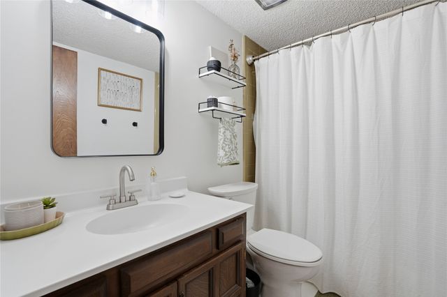 4330 S Lakewood Avenue, Tulsa, OK 74135