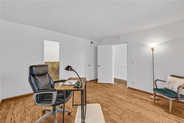 2117 Deodar, Santa Ana, CA 92705