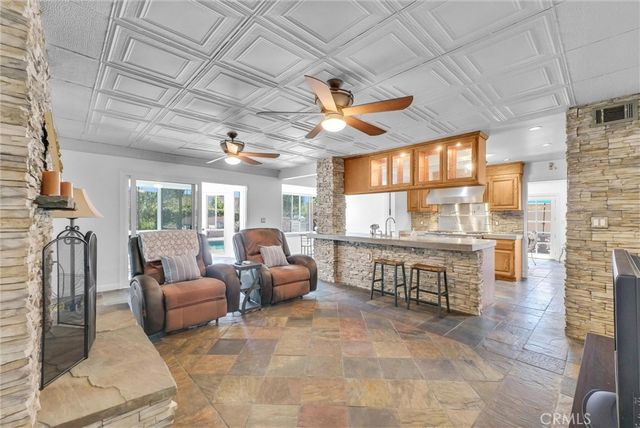 2117 Deodar, Santa Ana, CA 92705