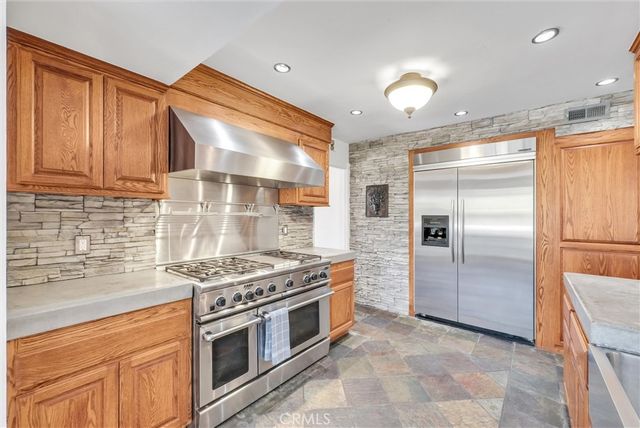 2117 Deodar, Santa Ana, CA 92705