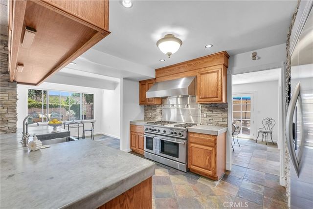 2117 Deodar, Santa Ana, CA 92705