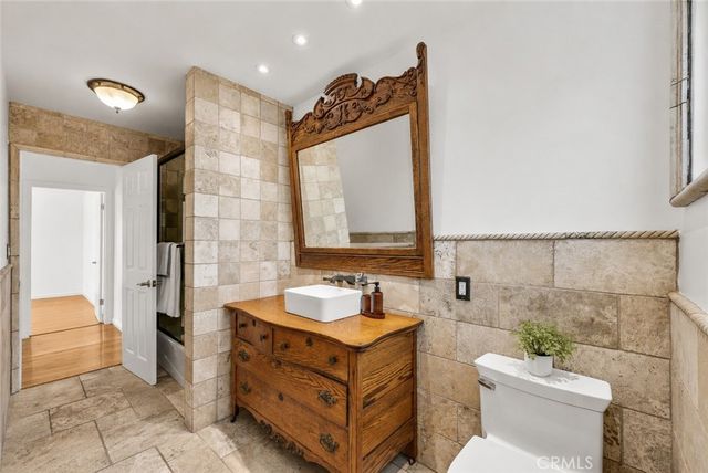 2117 Deodar, Santa Ana, CA 92705