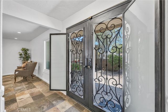 2117 Deodar, Santa Ana, CA 92705