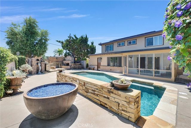 2117 Deodar, Santa Ana, CA 92705