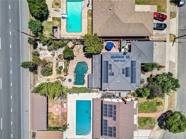 2117 Deodar, Santa Ana, CA 92705