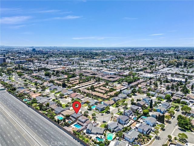 2117 Deodar, Santa Ana, CA 92705