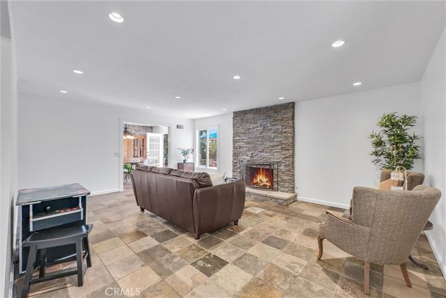 2117 Deodar, Santa Ana, CA 92705