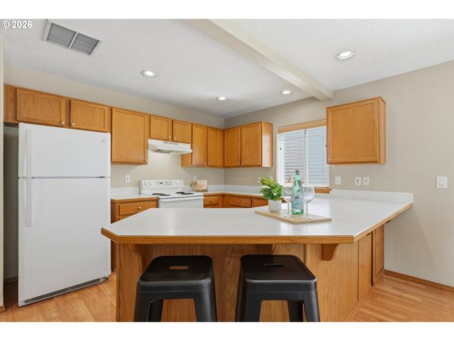 1325 CREEKSIDE Ln, Newberg, OR 97132