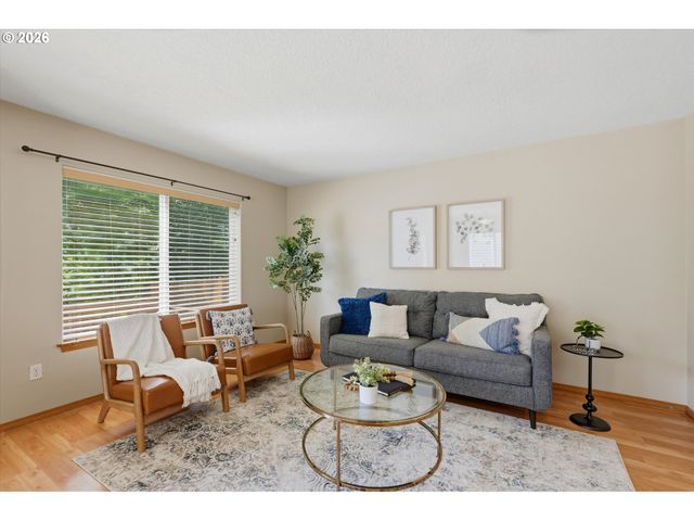 1325 CREEKSIDE Ln, Newberg, OR 97132