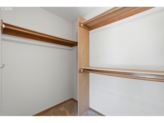 1325 CREEKSIDE Ln, Newberg, OR 97132
