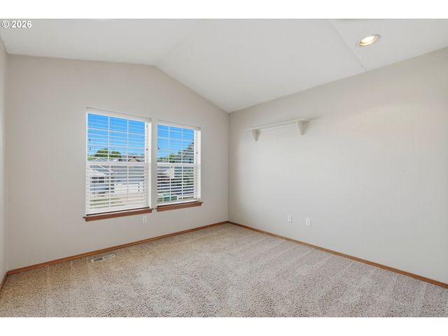 1325 CREEKSIDE Ln, Newberg, OR 97132