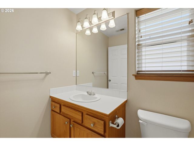 1325 CREEKSIDE Ln, Newberg, OR 97132