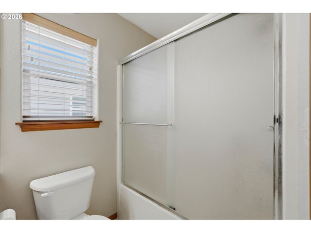 1325 CREEKSIDE Ln, Newberg, OR 97132