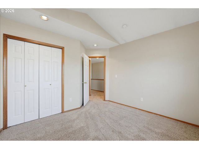 1325 CREEKSIDE Ln, Newberg, OR 97132