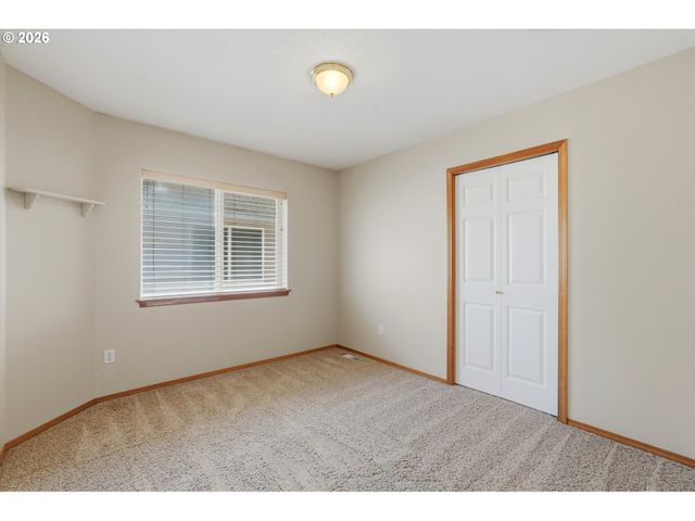 1325 CREEKSIDE Ln, Newberg, OR 97132