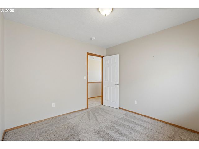 1325 CREEKSIDE Ln, Newberg, OR 97132