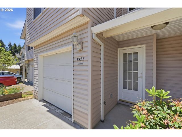 1325 CREEKSIDE Ln, Newberg, OR 97132