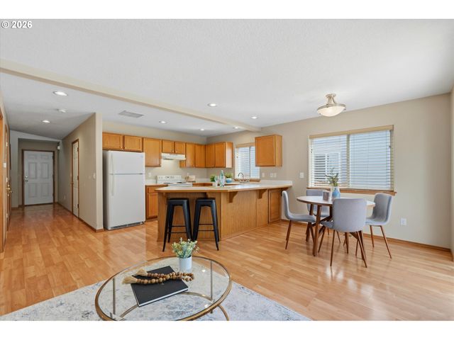 1325 CREEKSIDE Ln, Newberg, OR 97132