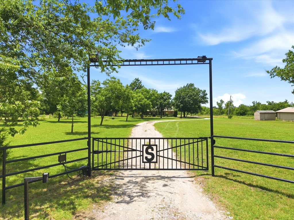 8214 S Fm 548, Royse City, TX 75189
