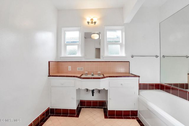 4219 Shadyglade Avenue, Studio City, CA 91604