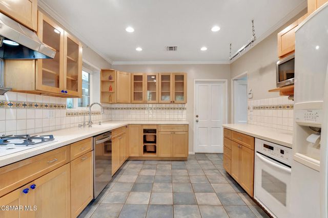 4219 Shadyglade Avenue, Studio City, CA 91604