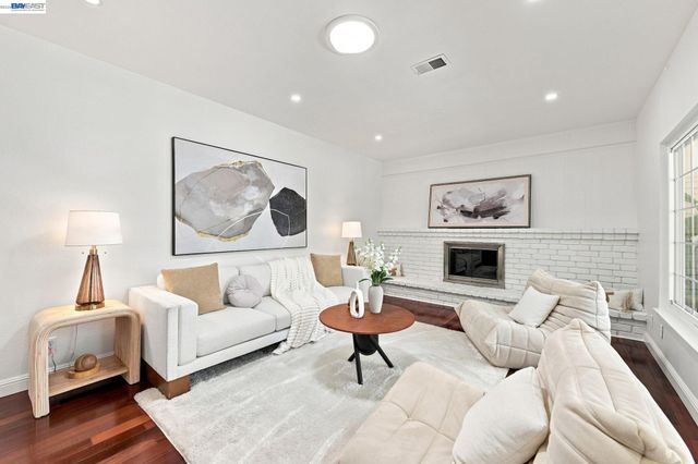 41441 Paseo Padre Pkwy, Fremont, CA 94539