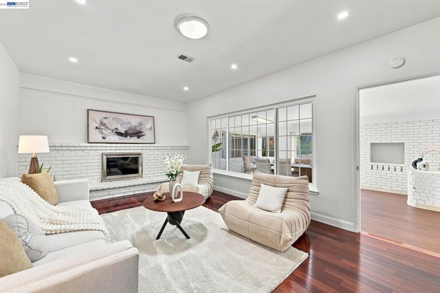 41441 Paseo Padre Pkwy, Fremont, CA 94539