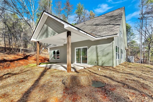 1418 Lake Jemiki Road, Walhalla, SC 29691