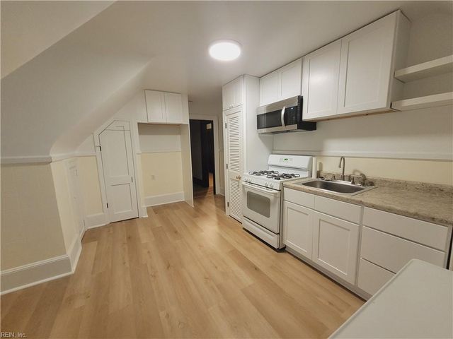 359 Broad St Apt 3, Portsmouth, VA 23707