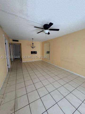 3091 NW 46th Ave 407C, Lauderdale Lakes, FL 33313