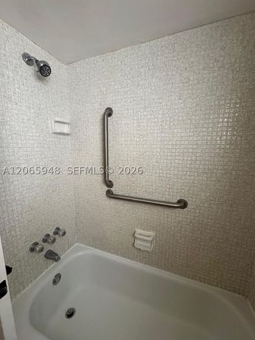 3091 NW 46th Ave 407C, Lauderdale Lakes, FL 33313